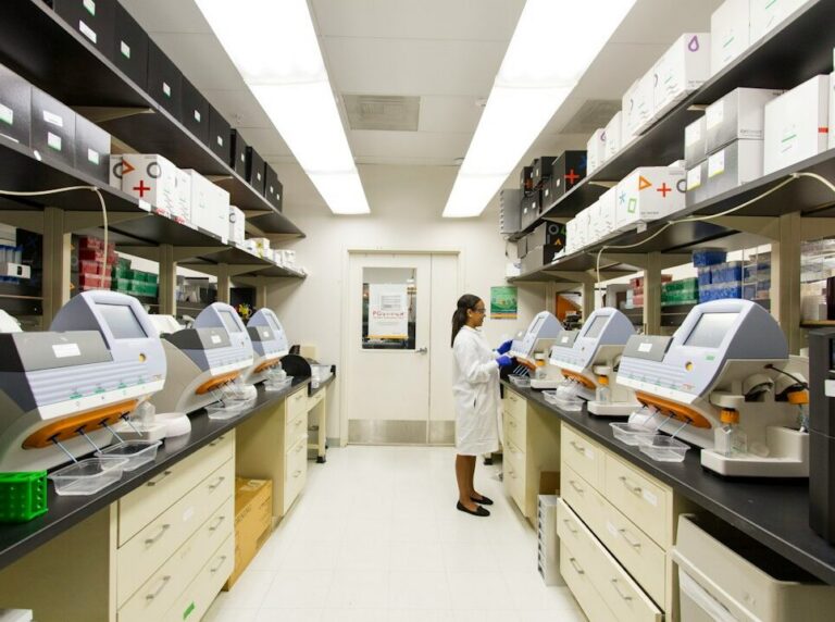 Healthcare research laboratory